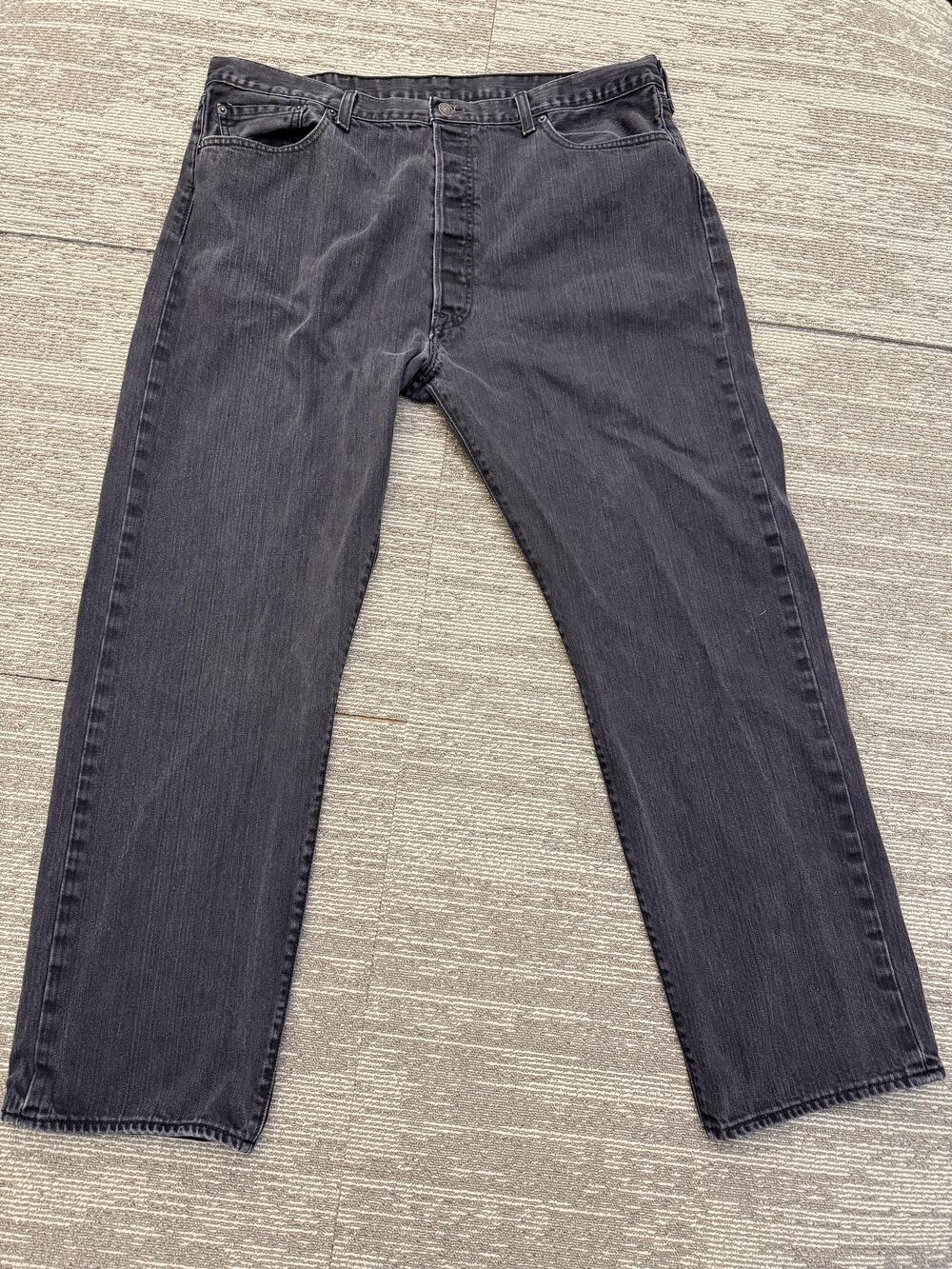 Levis 501 Jeans Mens 42x32 Black Button Fly Straight Leg Denim Vintage Style